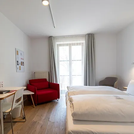 Fuchsbraeu Hotell 4*